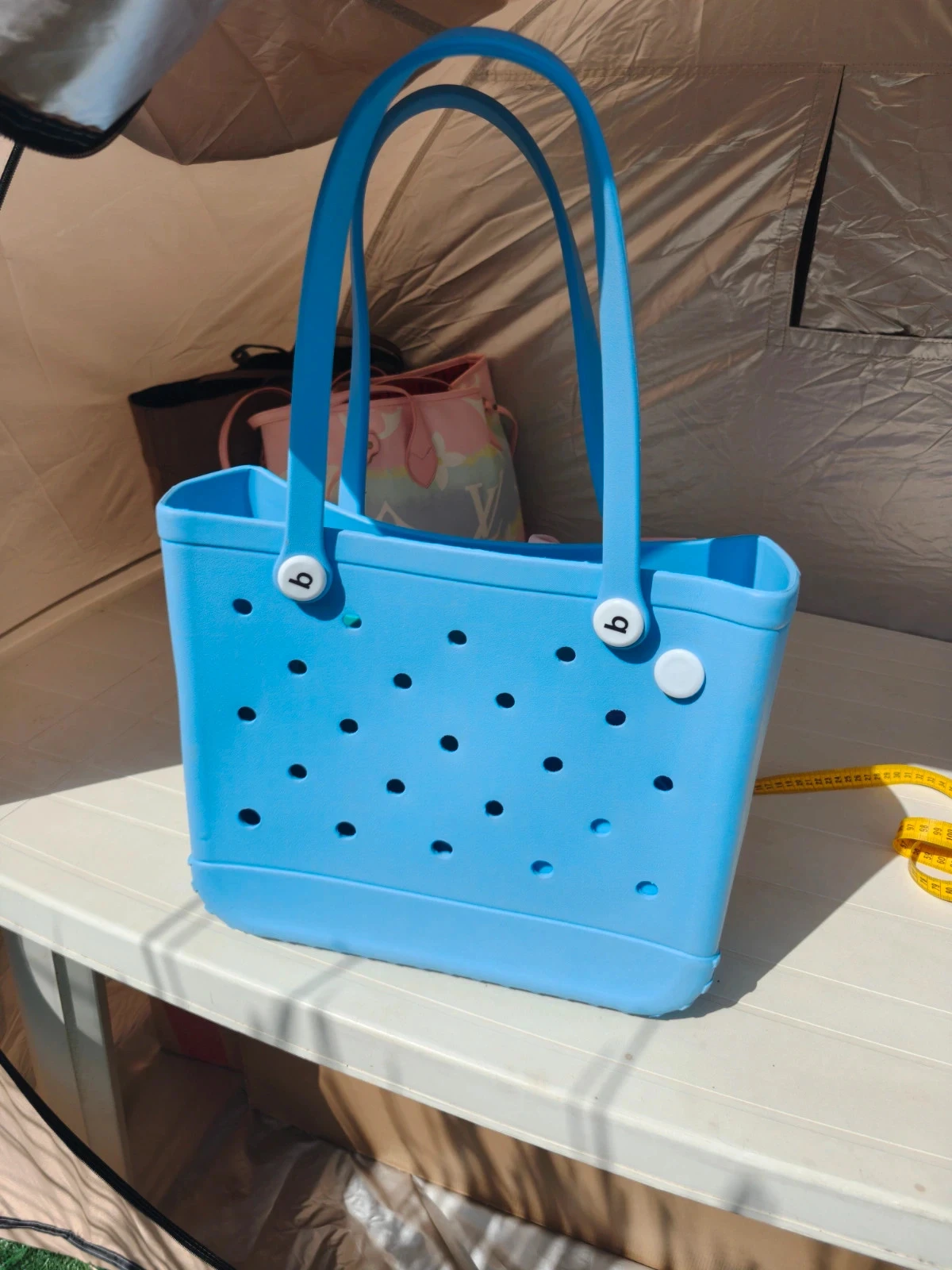 Sac main avec accessoires